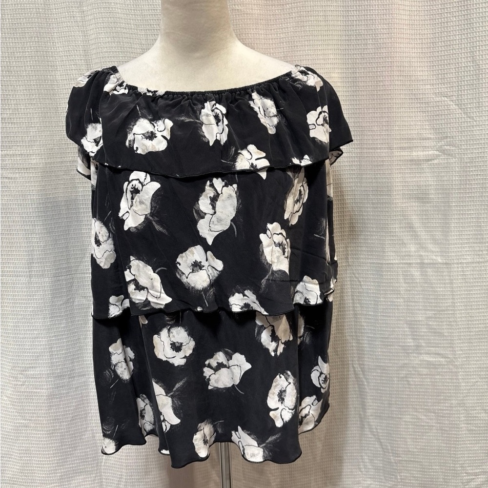 White House Black Market Black and White Floral Blouse